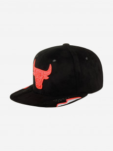 Бейсболка с прямым козырьком MITCHELL NESS HHSS6741-CBUYYPPPBLCK Chicago Bulls NBA (черный), Черный