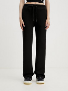 Спортивная одежда Guess