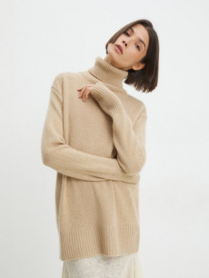 Свитеры и кардиганы Maison David