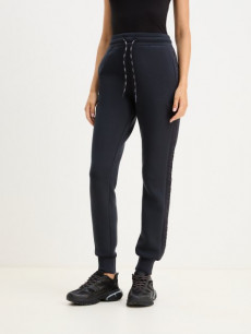 Спортивная одежда Guess