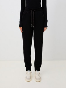 Спортивная одежда Guess